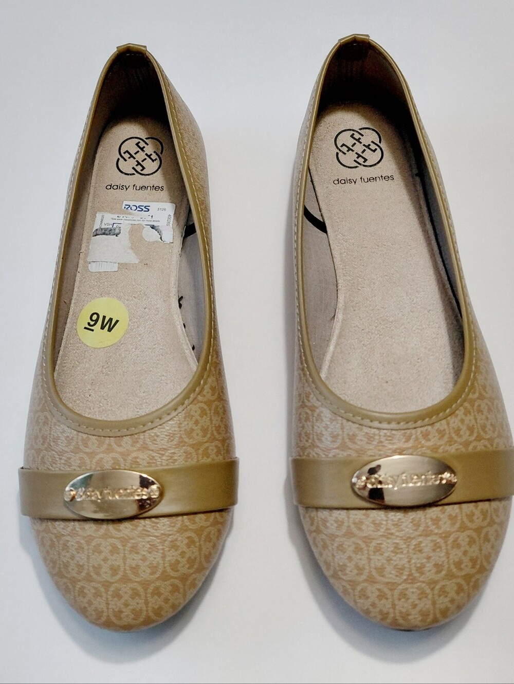DAISY  FUENTES Women's Tan Logo Slip On Flats Size 9W
